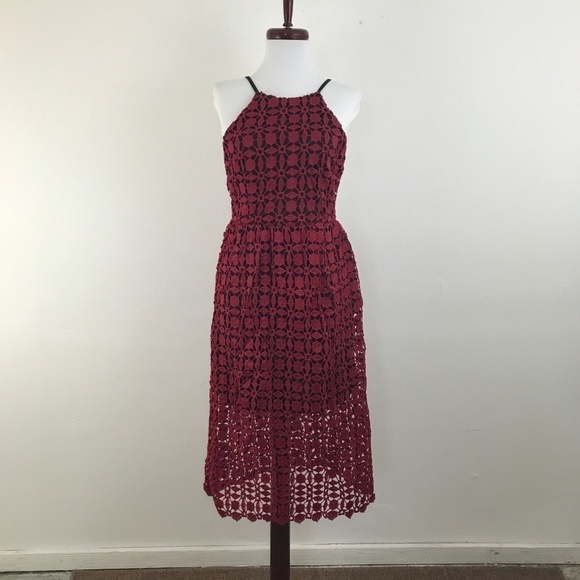Romeo & Juliet Couture Red Midi Crochet Dress - Picture 4 of 8